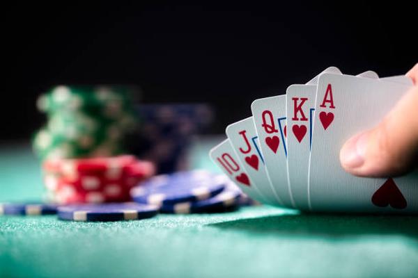 Enjoy Live Dealer Action across online casinos Singapore for Casino Fans